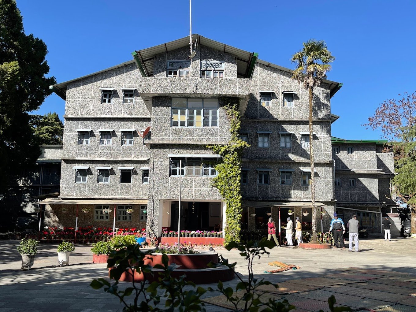 nainital - sri aurobindo ashram ,van niwas -nainital